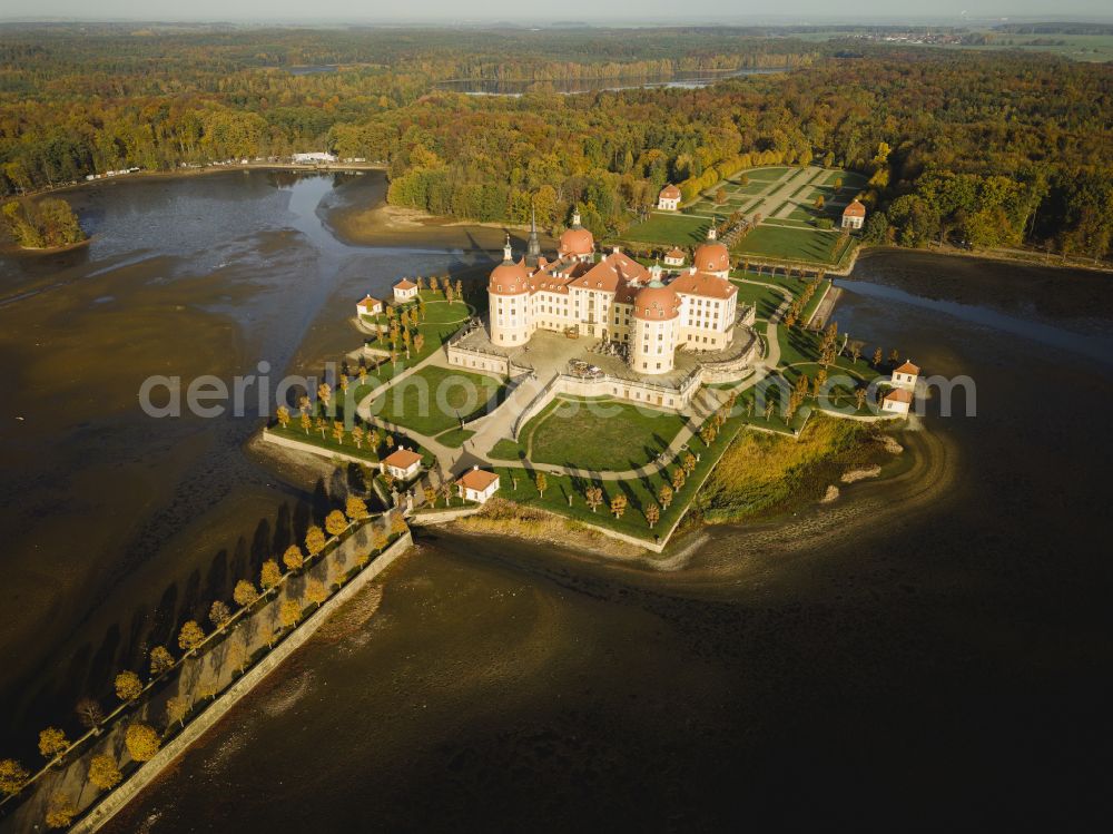 Aerial image Moritzburg - Hunting and moated castle and castle park in the castle pond in Moritzburg in the federal state of Saxony, Germany