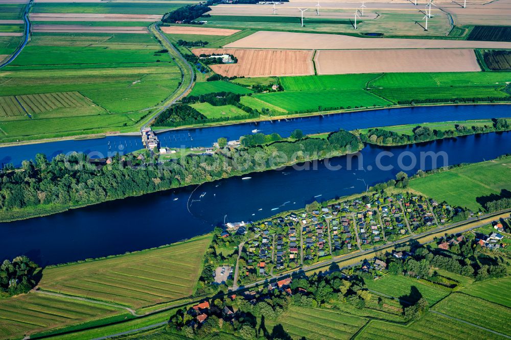 Aerial image Neuhaus (Oste) - Leisure center of water skiing - racetrack Neuhaus in Neuhaus (Oste) in the state Lower Saxony, Germany