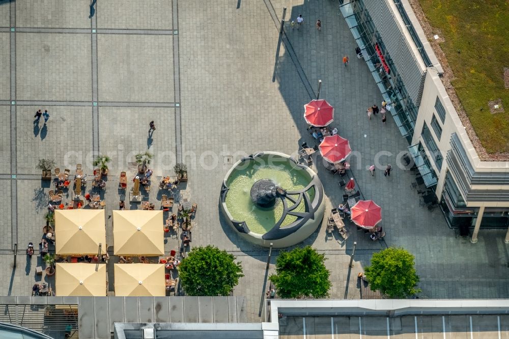 Hagen from the bird's eye view: Water - fountain in the MATARE BRUNNEN on Friedrich Ebert Platz in Hagen in the state North Rhine-Westphalia, Germany