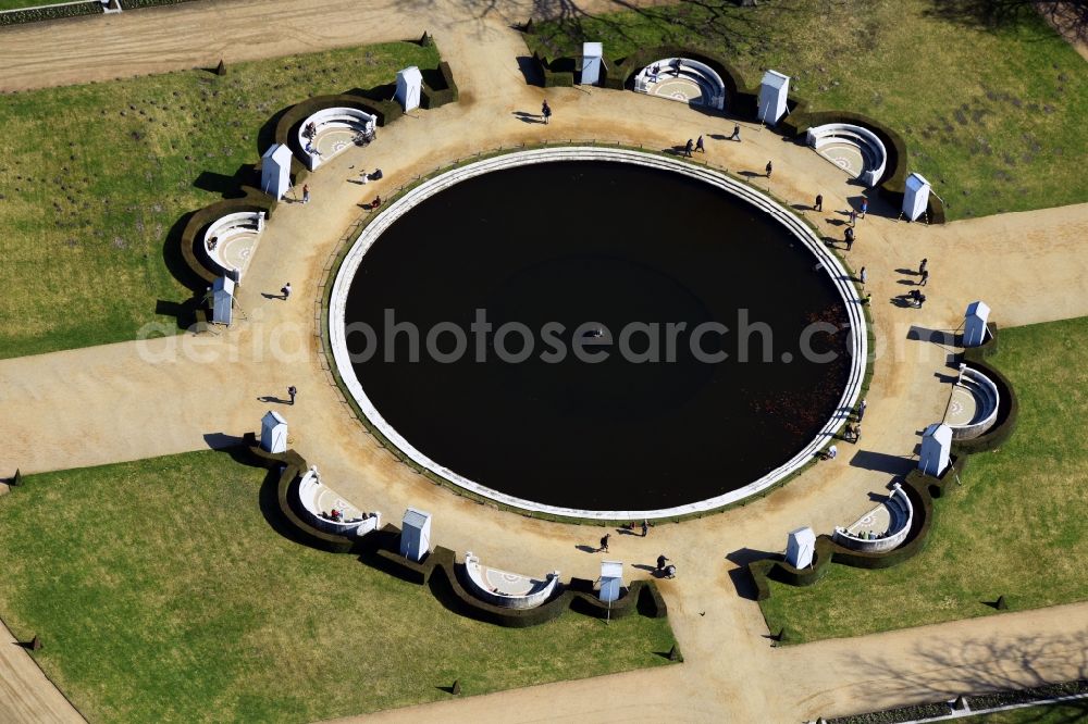 Potsdam from the bird's eye view: Water - fountain in the Parkgelaende Sanssouci in the district Westliche Vorstadt in Potsdam in the state Brandenburg