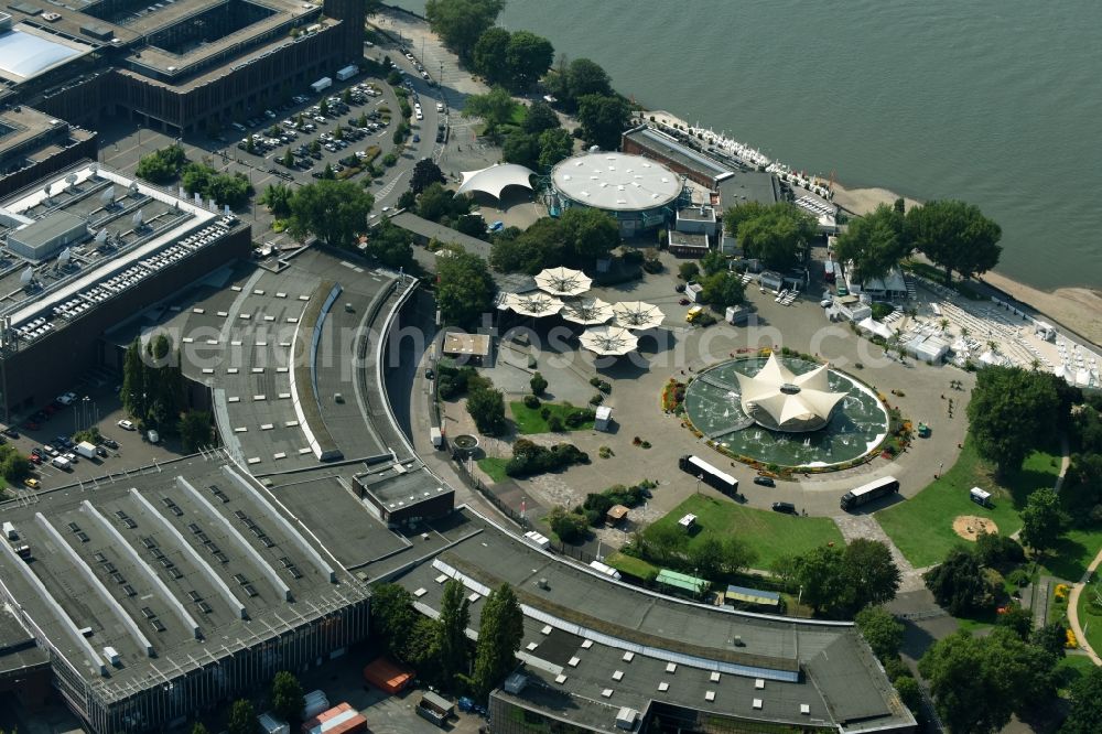 Köln from above - Water - fountain in the Tanzbrunnen Koeln on Rheinparkweg in the district Innenstadt in Cologne in the state North Rhine-Westphalia, Germany