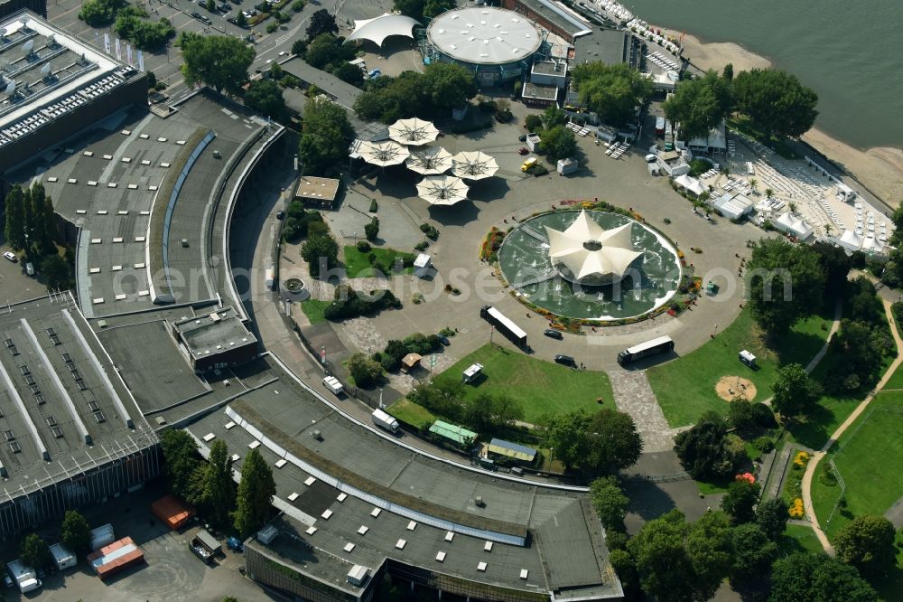 Köln from the bird's eye view: Water - fountain in the Tanzbrunnen Koeln on Rheinparkweg in the district Innenstadt in Cologne in the state North Rhine-Westphalia, Germany