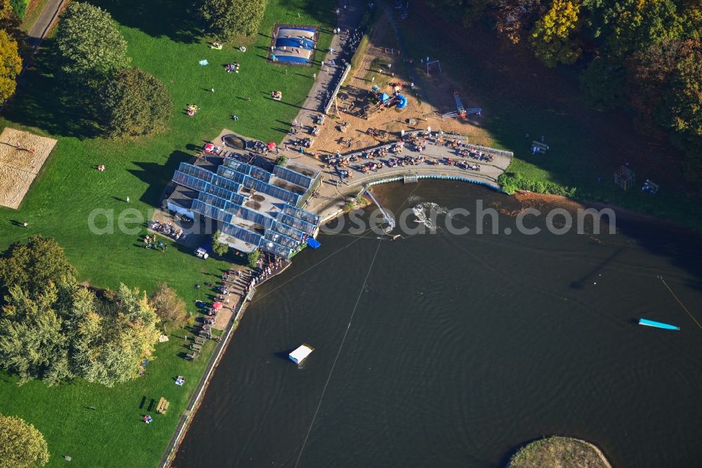 Duisburg from the bird's eye view: Water sports facility on the shores of Lake Margaret in Duisburg in North Rhine-Westphalia