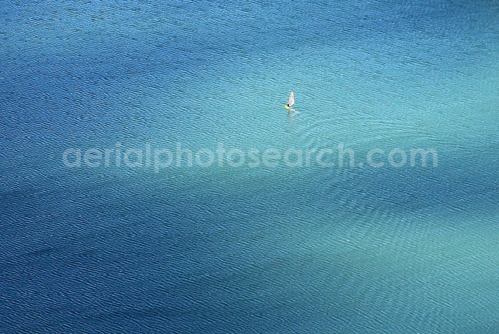 Aerial photograph Wechmar - Water sports - surfing on the reservoir of the dam at Wechmar in Thuringia