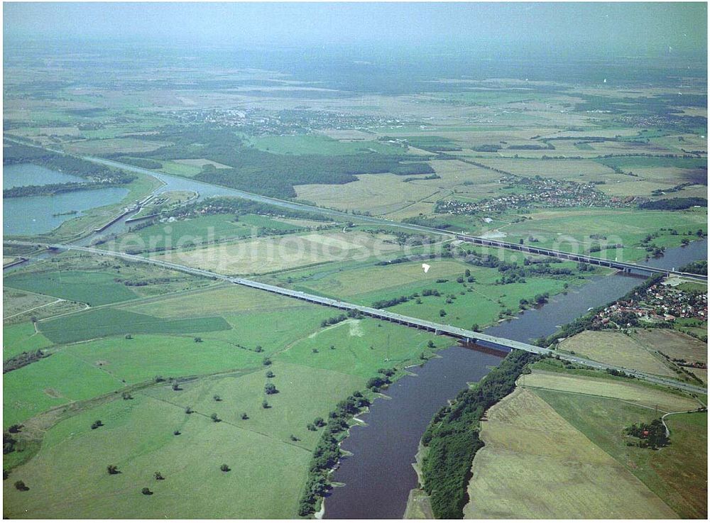 Aerial photograph Hohenwarthe - 30.7.2004, Ausbau des Elbe-Havelkanales Wasserstrassenkreuz Magdeburg mit der Autobahn A2