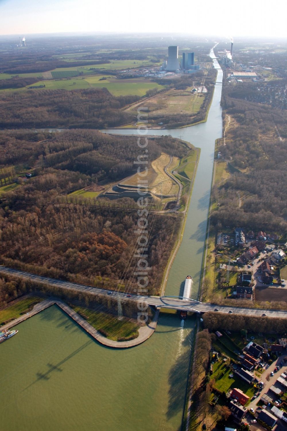 Aerial photograph Datteln - View of the Wasserstrassenkreuz Datteln in the state of North Rhine-Westphalia