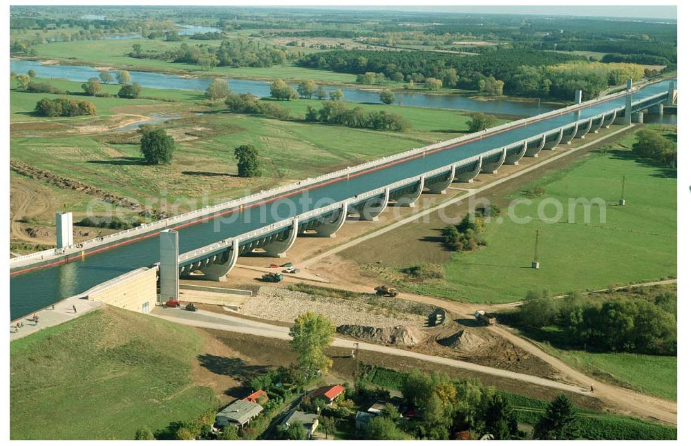 Aerial image Hohenwarthe / Sachsen Anhalt - 14.10.2003 Wasserstraßenkreuz Magdeburg Blick auf die neue Kanalbrücke über die Elbe