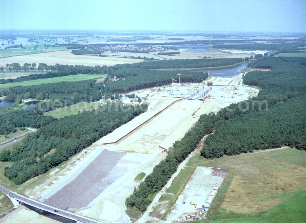 Hohenwarthe from the bird's eye view: Wasserstraßenkreuz Magdeburg an der Baustelle der Schleuse Hohenwarthe.