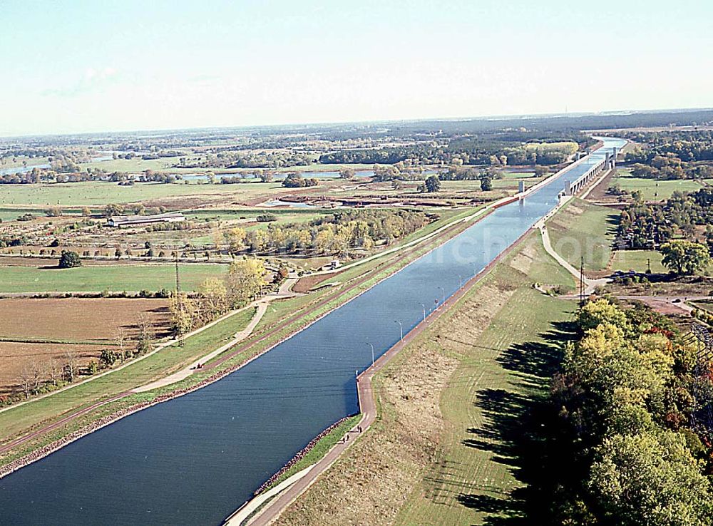 Aerial image Hohenwarthe / Sachsen Anhalt - 14.10.2003 Wasserstraßenkreuz Magdeburg Blick auf die neue Kanalbrücke über die Elbe