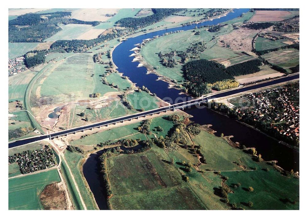 Aerial image Hohenwarthe / Sachsen Anhalt - 14.10.2003 Wasserstraßenkreuz Magdeburg Blick auf die neue Kanalbrücke über die Elbe