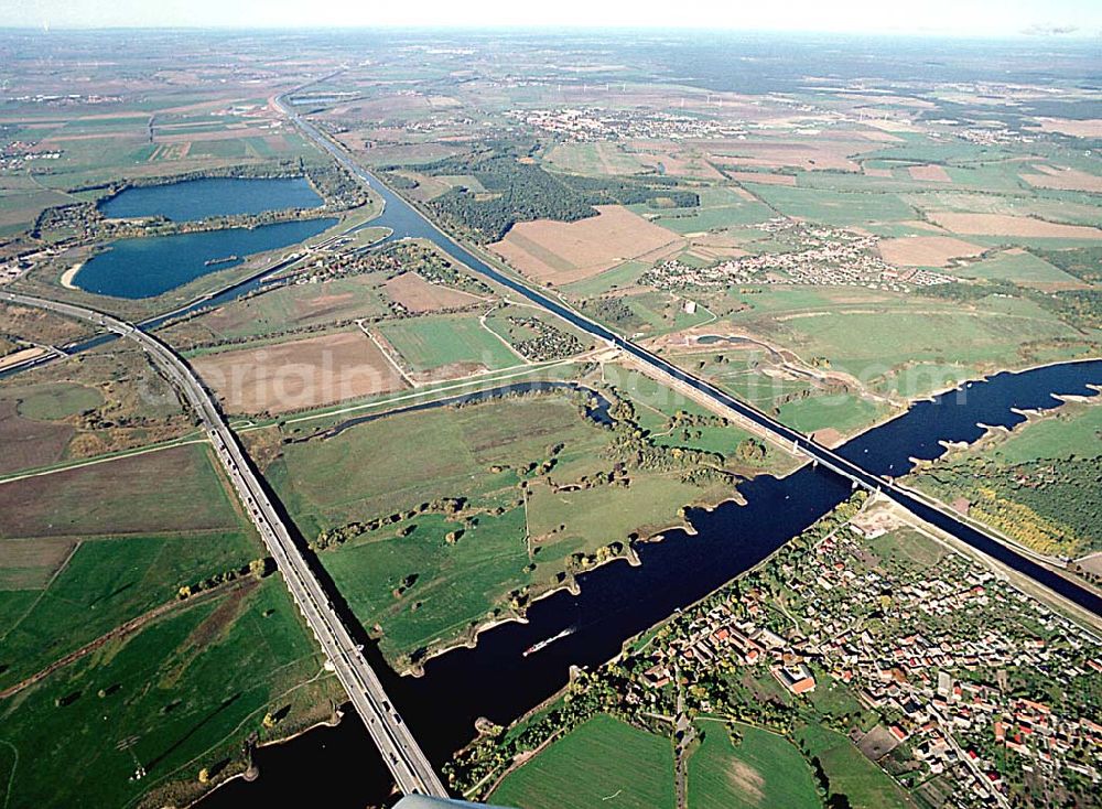 Aerial photograph Hohenwarthe / Sachsen Anhalt - Wasserstraßenkreuz Magdeburg Blick auf die neue Kanalbrücke über die Elbe, die Schleuse Rothensee und das Schiffshebewerk Rothensee.