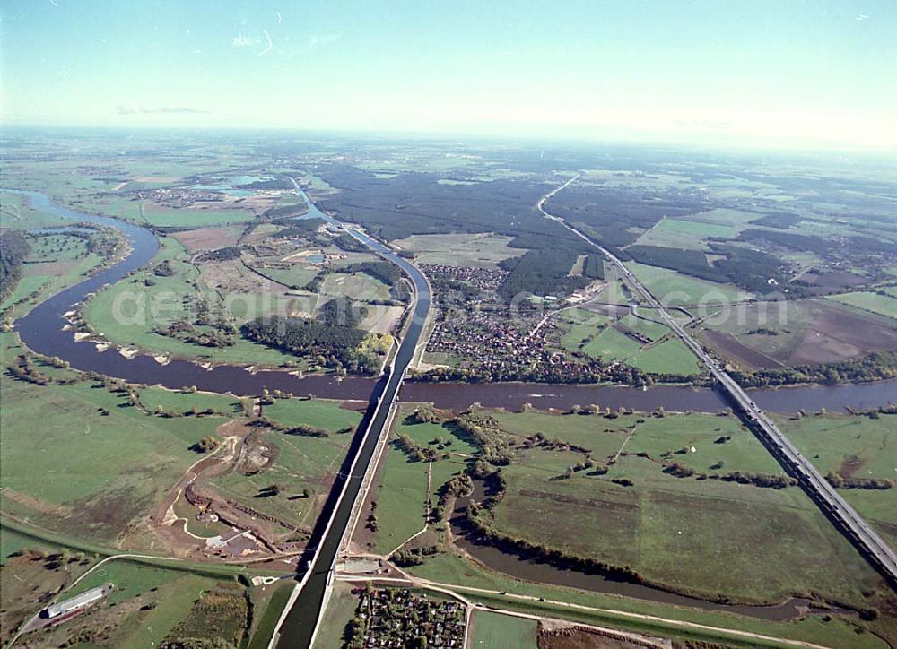 Hohenwarthe / Sachsen Anhalt from above - 14.10.2003 Wasserstraßenkreuz Magdeburg Blick auf die neue Kanalbrücke über die Elbe, die Schleuse Rothensee und das Schiffshebewerk Rothensee.