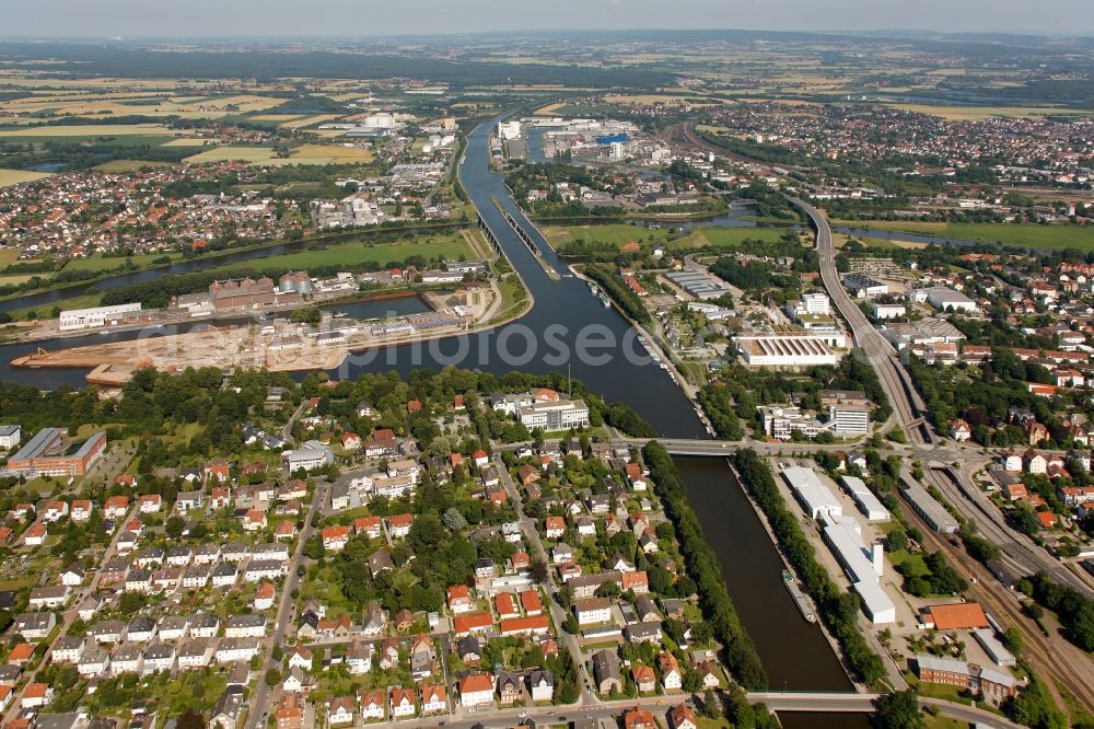 Aerial image Minden - Waterway crossing the Weser to the Mittelland Canal in Minden in North Rhine-Westphalia