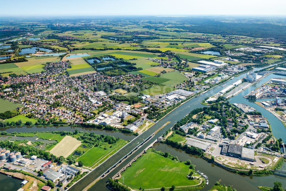 Aerial image Minden - Waterway crossing the Weser to the Mittelland Canal in Minden in North Rhine-Westphalia