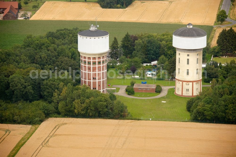 Aerial image Hamm OT Berge - View of the water towers on the Hellweg in the district of Berge in Hamm in the state of North Rhine-Westphalia