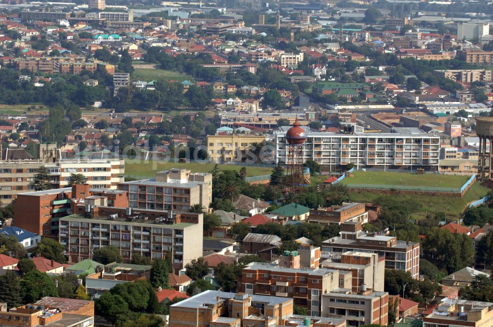 Aerial photograph Johannesburg - Water Tower and viewpoint at the highest point in the Highlands suburb of Johannesburg. The viewpoint offers a particularly good overview of the mines in the southern part of town