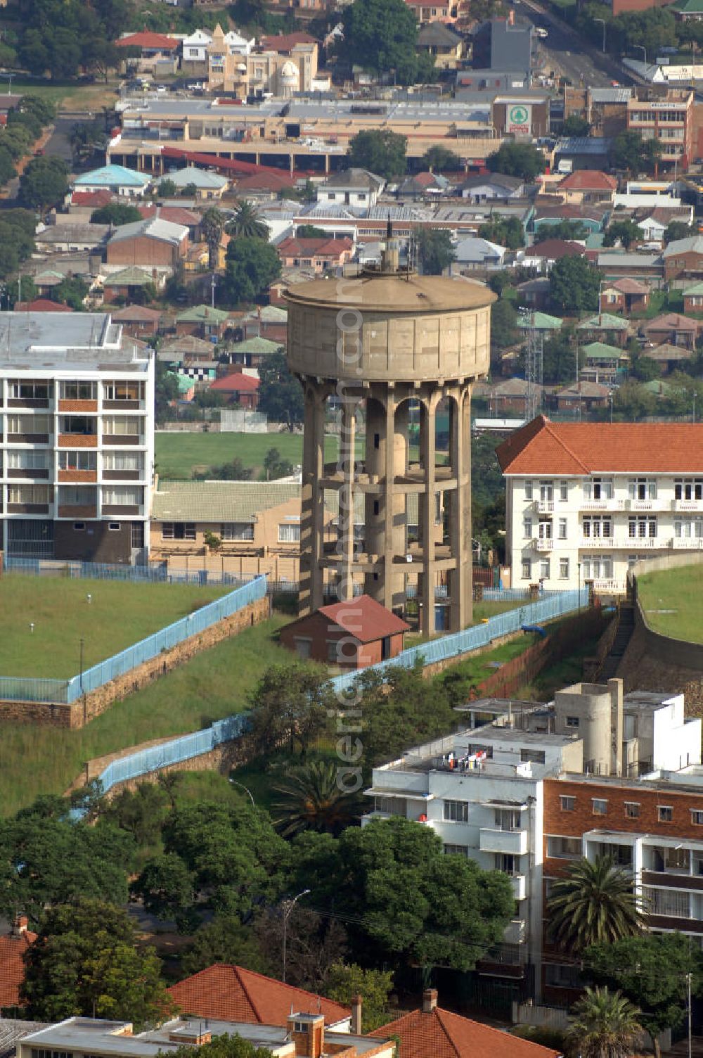 Aerial image Johannesburg - Water Tower and viewpoint at the highest point in the Highlands suburb of Johannesburg. The viewpoint offers a particularly good overview of the mines in the southern part of town