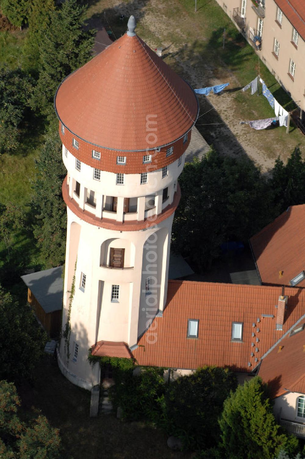 Aerial image Bad Muskau - Blick auf den Wasserturm in Bad Muskau. Der fast 100 Jahre alte Turm war bis 1972 in Betrieb. Heute steht er unter Denkmalschutz und wird gastronomisch genutzt. Kontakt Restaurant und Pension Wasserturm Bad Muskau: Tel. +49(0)35771 68940,