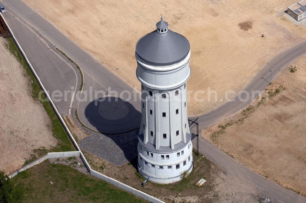 Eilenburg from above - Blick auf den Wasserturm in Eilenburg-Ost. Es ist das eindruckvollste technische Bauwerk der Stadt. Der Turm ist 60 Meter hoch und wurde 1916 errichtet. 2002 fand aufgrund Hochwasserschäden eine Sanierung statt. Heute dient er als Löschwasserspeicher. Kontakt: 04838 Eilenburg, Email: webmaster@eilenburg.de