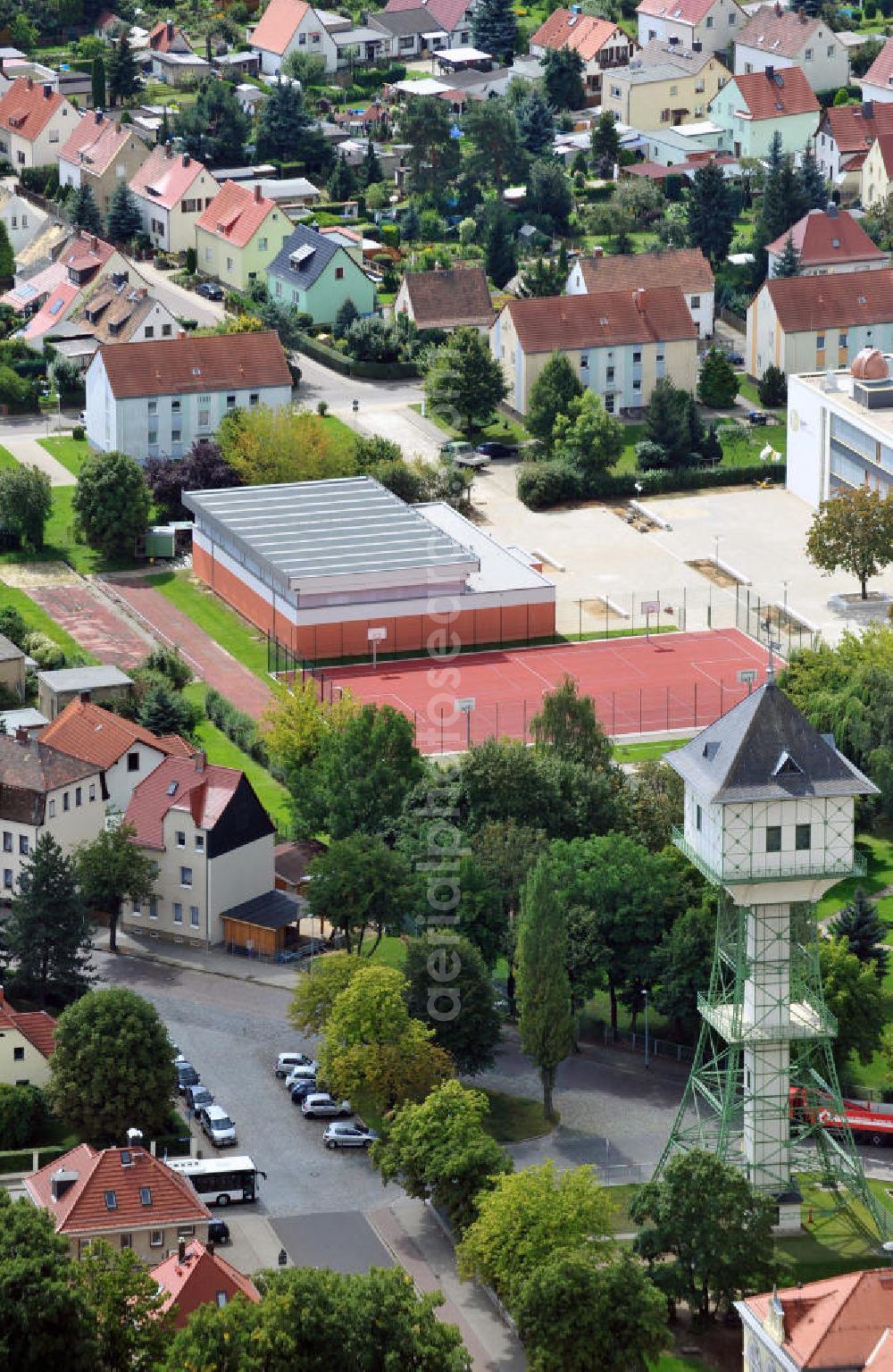 Groitzsch from above - Der Wasserturm Groitzsch in Sachsen ist das Wahrzeichen von Groitzsch und heute noch voll funktionsfähig. Der Betreiber des Wasserturms ist der Zweckverband Wasserversorgung Bornaer Land. Aufgrund seiner Architektur gilt der Turm als einer der schönsten Deutschlands. The water tower Groitzsch in Saxony is the Symbol of Groitzsch. The operator of the tower is the Zweckverband Wasserversorgung Bornaer Land. Because of its architecture, the tower is one of the finest in Germany.