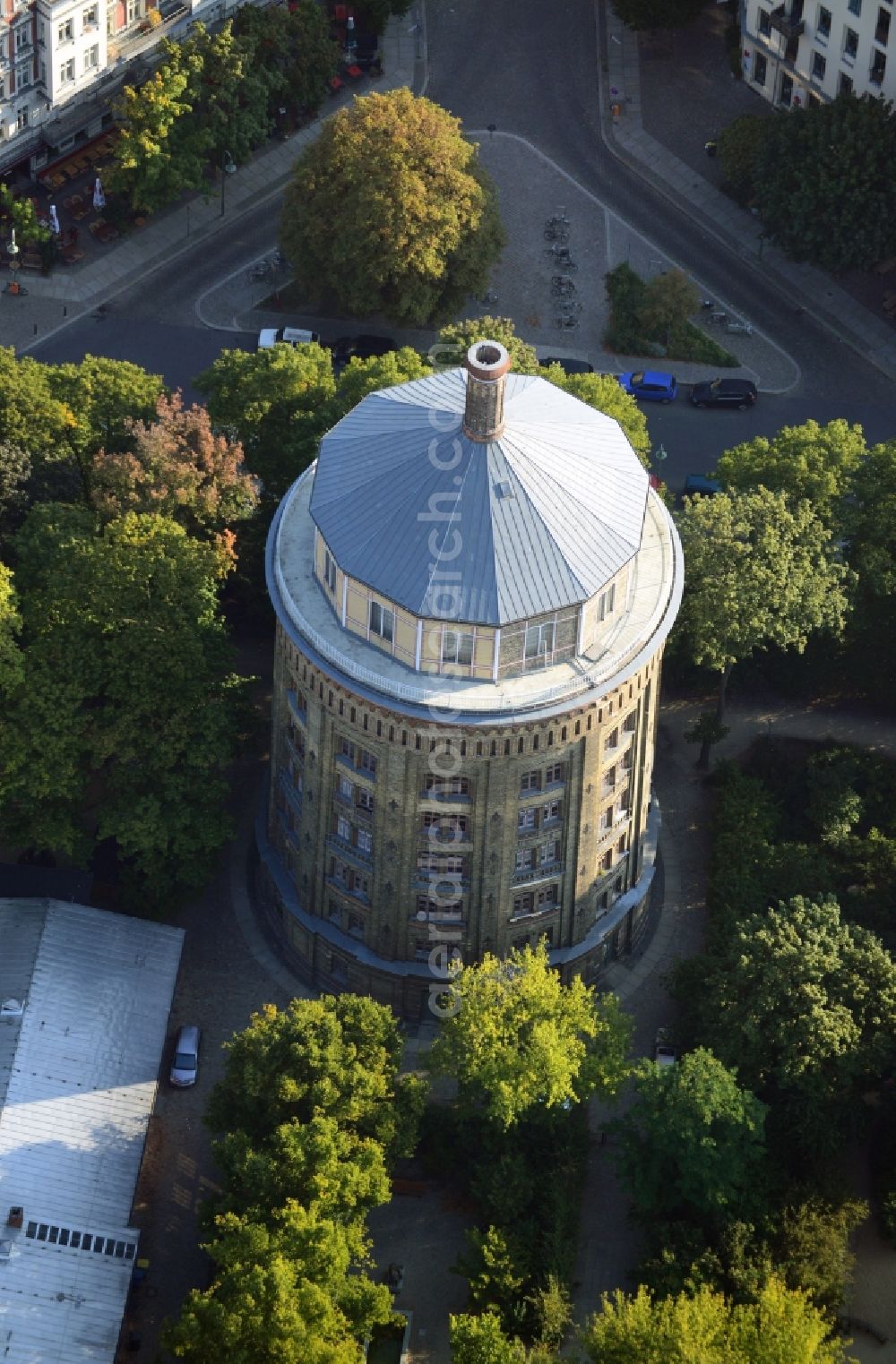 Aerial photograph Berlin OT Prenzlauer Berg - View of the water tower Prenzlauer Berg in Berlin