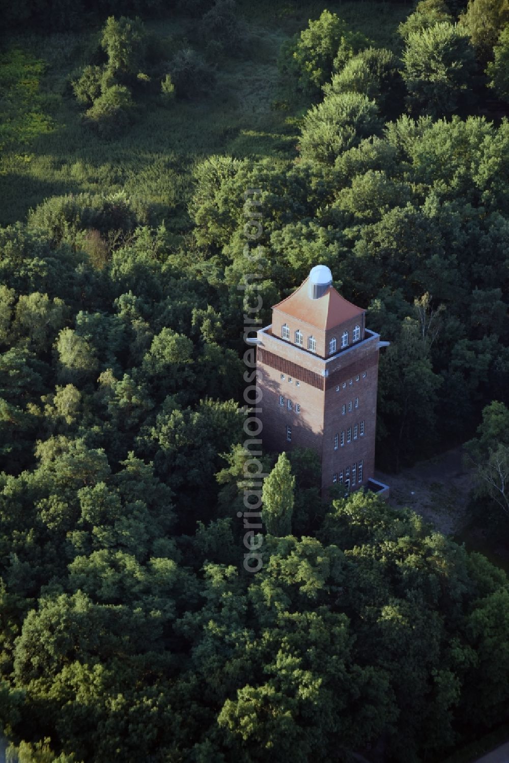 Aerial photograph Beelitz - Water tower and observatory on Karl-Liebknecht-Strasse in Beelitz in the state of Brandenburg