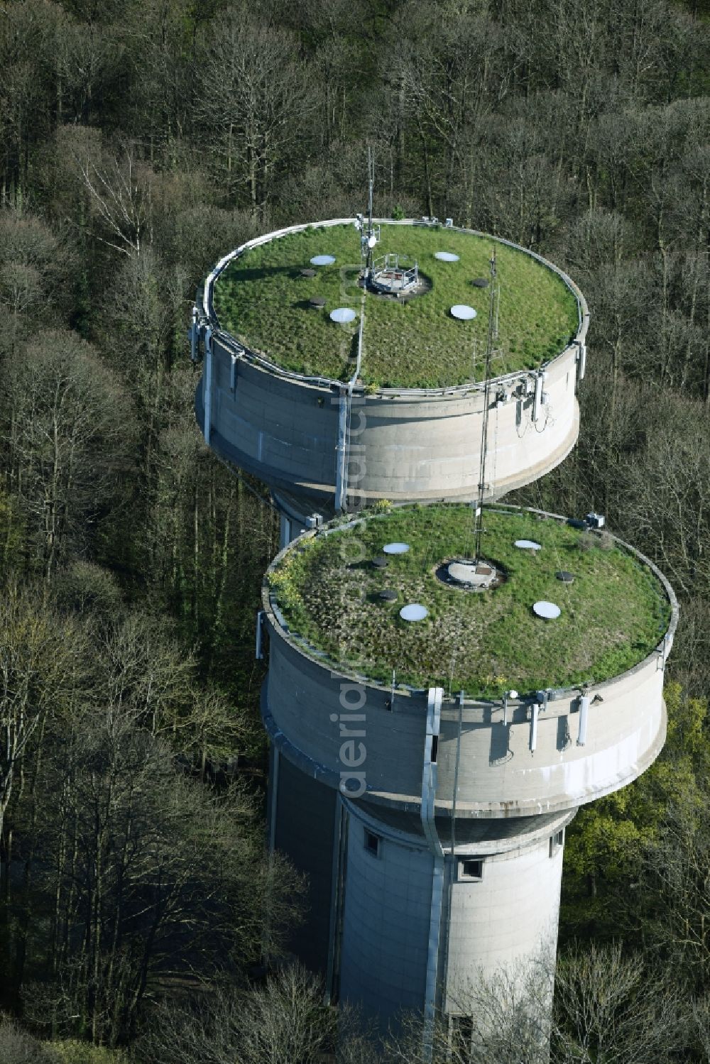 Aerial image La Celle-Saint-Cloud - Structure of the waterworks with high storage facility in La Celle-Saint-Cloud in Ile-de-France, France