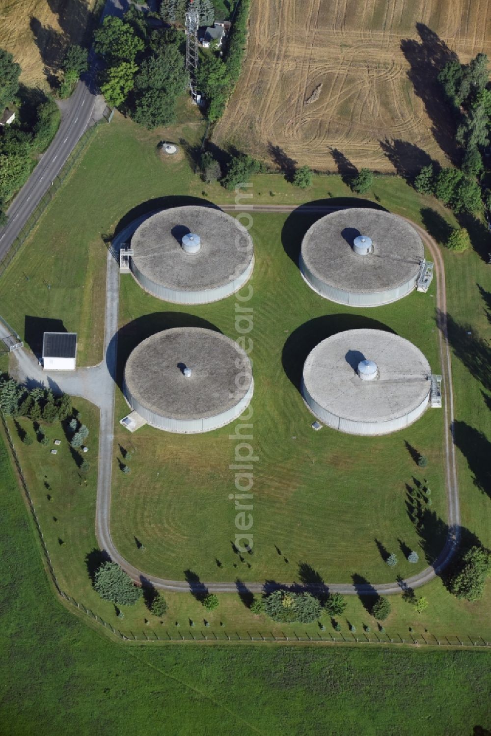 Chemnitz from the bird's eye view: Structure of the waterworks with high storage facility in Chemnitz in the state Saxony