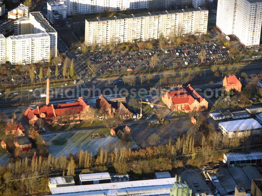 Aerial photograph Berlin-Lichtenberg - 19.11.2004 BERLIN Blick auf das Wasserwerk an der Landsberger Allee in Berlin-Lichtenberg. Berliner Wasserbetriebe Neue Jüdenstraße 1 10179 Berlin