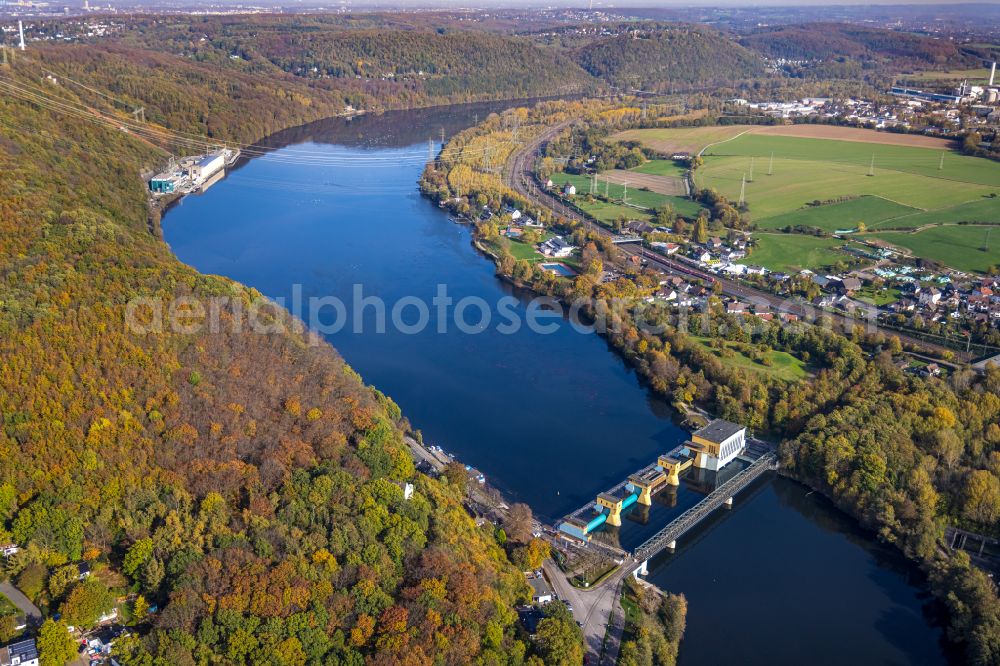 Aerial photograph Hagen - Structure and dams of the waterworks and hydroelectric power plant Laufwasserkraftwerk Hengstey along course of the Ruhr in the district Hengstey in Hagen in the state North Rhine-Westphalia, Germany