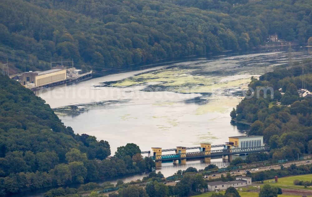 Aerial photograph Hagen - Structure and dams of the waterworks and hydroelectric power plant Laufwasserkraftwerk Hengstey along course of the Ruhr in the district Hengstey in Hagen in the state North Rhine-Westphalia, Germany