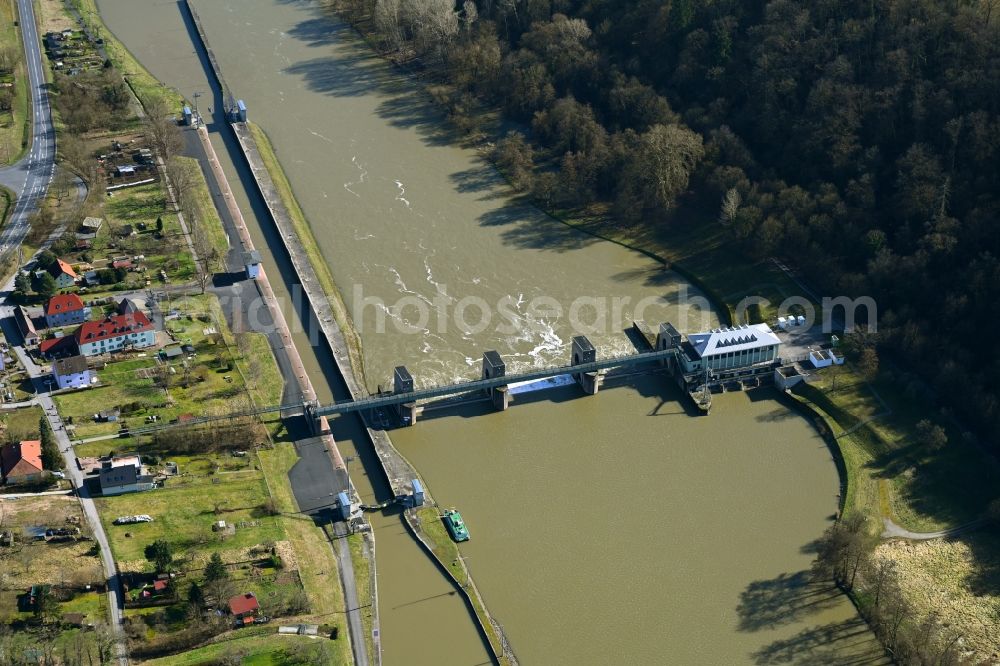 Lengfurt from above - Structure and dams of the waterworks and hydroelectric power plant on river Main Laufwasserkraftwerk Lengfurt in Lengfurt in the state Bavaria, Germany