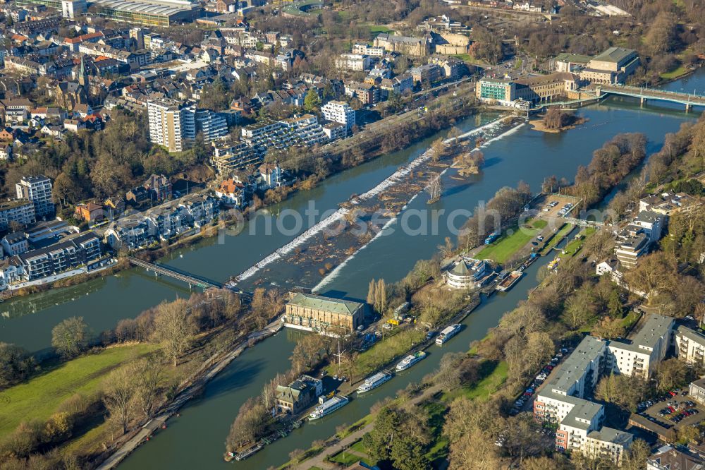 Aerial photograph Mülheim an der Ruhr - Structure and dams of the waterworks and hydroelectric power plant in Muelheim on the Ruhr at Ruhrgebiet in the state North Rhine-Westphalia, Germany