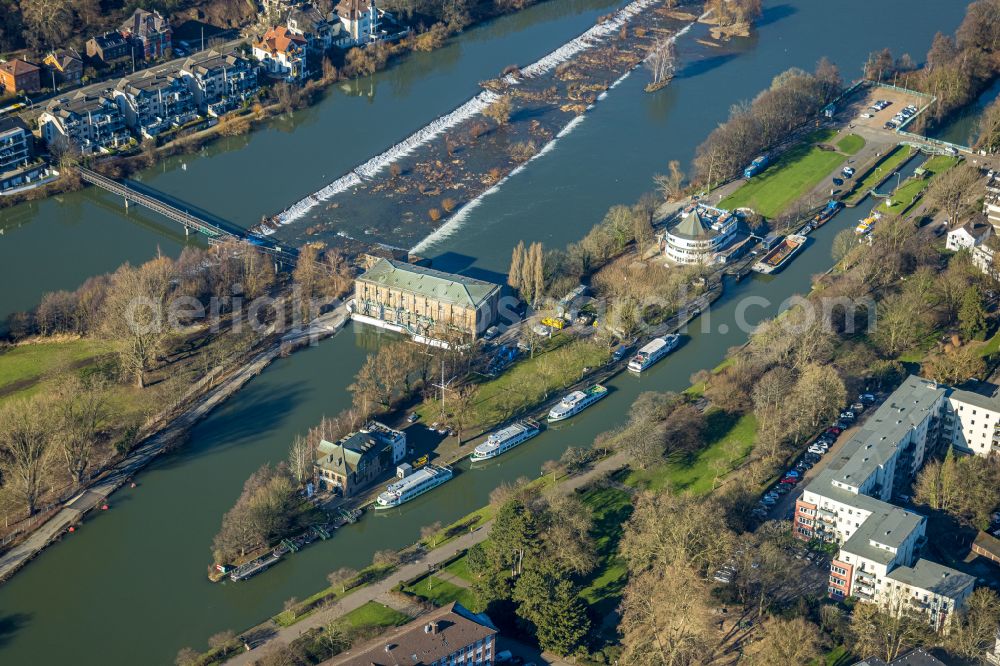 Mülheim an der Ruhr from above - Structure and dams of the waterworks and hydroelectric power plant in Muelheim on the Ruhr at Ruhrgebiet in the state North Rhine-Westphalia, Germany