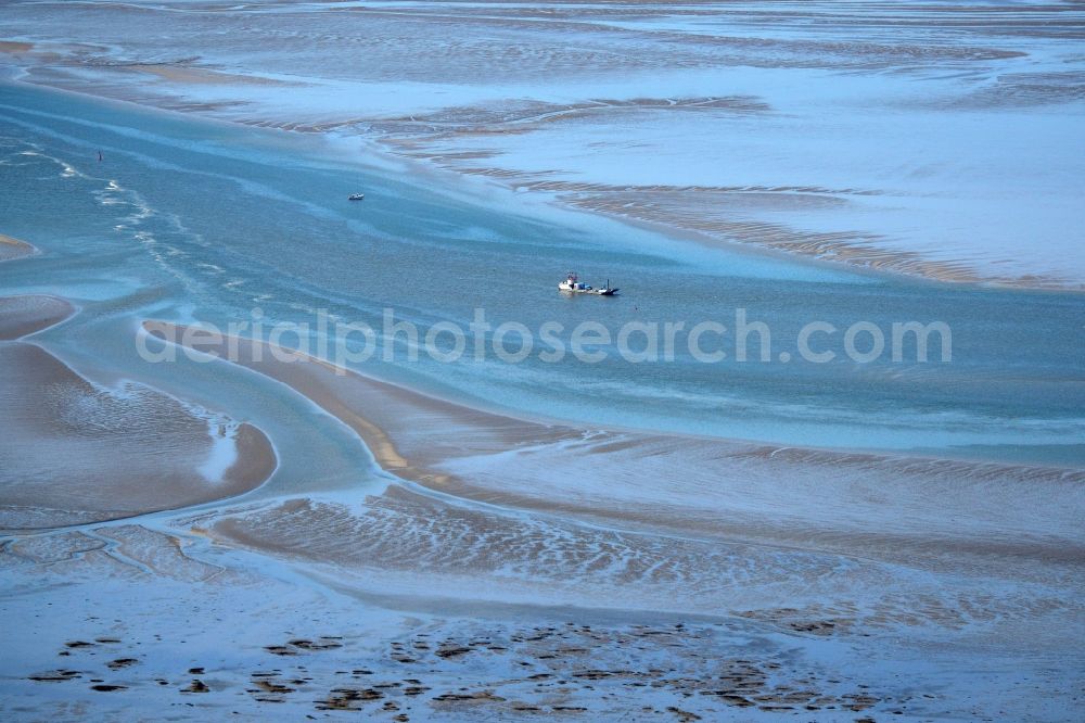 Cuxhaven from the bird's eye view: Wadden Sea of North Sea Coast near Cuxhaven in the state Lower Saxony