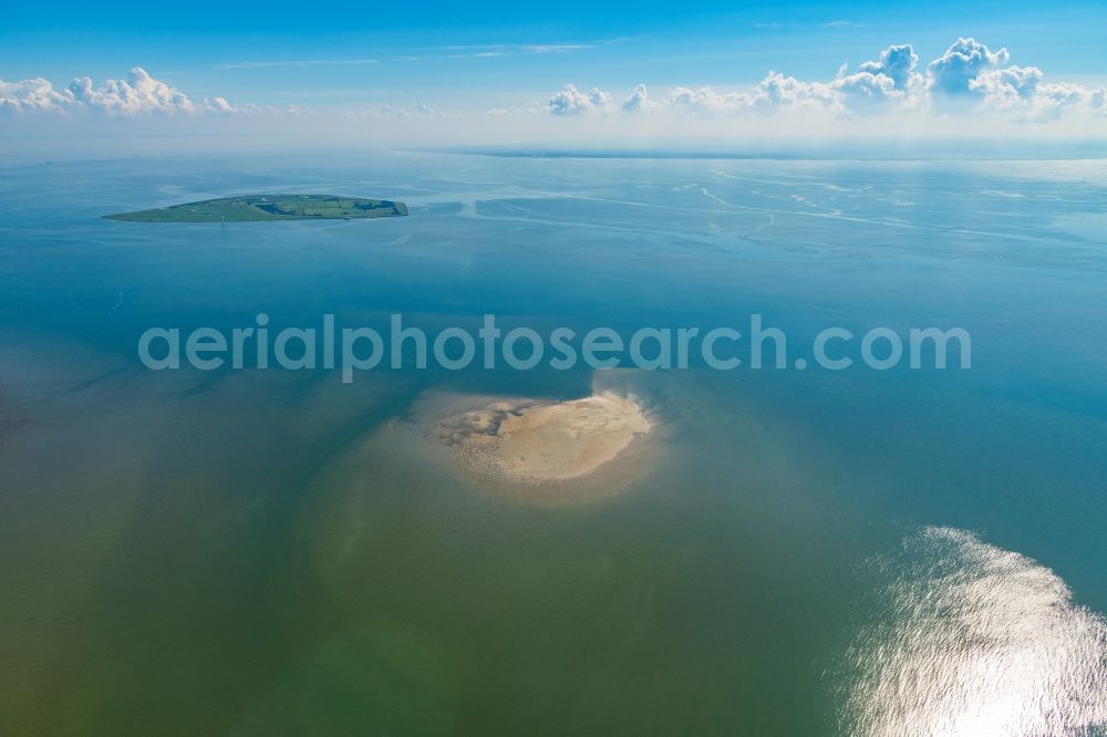 Nigehörn from the bird's eye view: Wadden Sea sandbanks off the North Sea coast of Cuxhaven, reef on construction in the Hamburg Wadden Sea in front of Nigehoern and Scharhoern in the state Hamburg, Germany