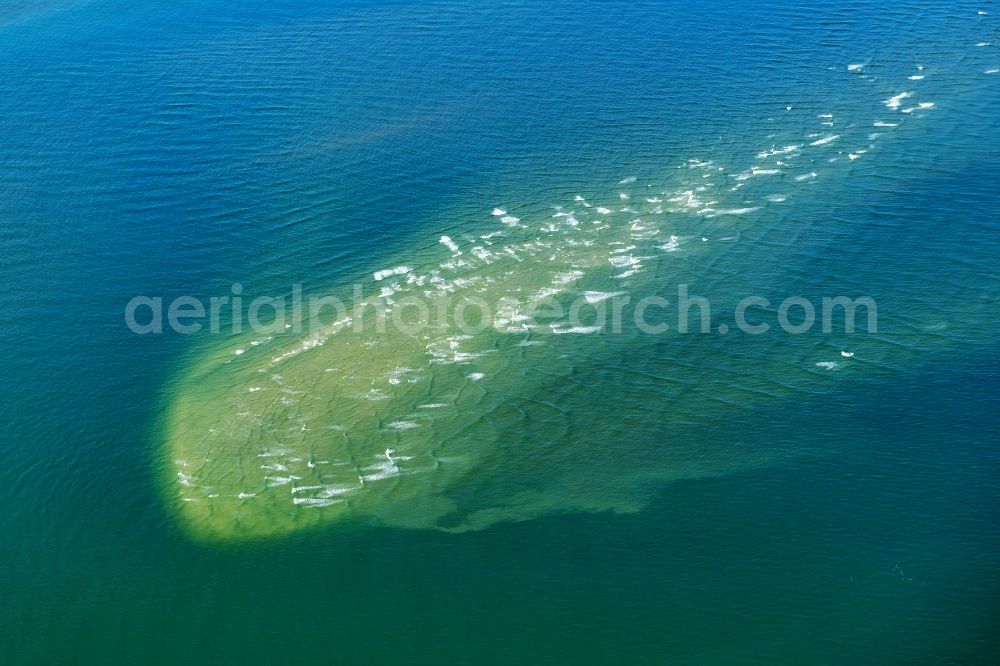 Nigehörn from above - Wadden Sea sandbanks off the North Sea coast of Cuxhaven, reef on construction in the Hamburg Wadden Sea in front of Nigehoern and Scharhoern in the state Hamburg, Germany