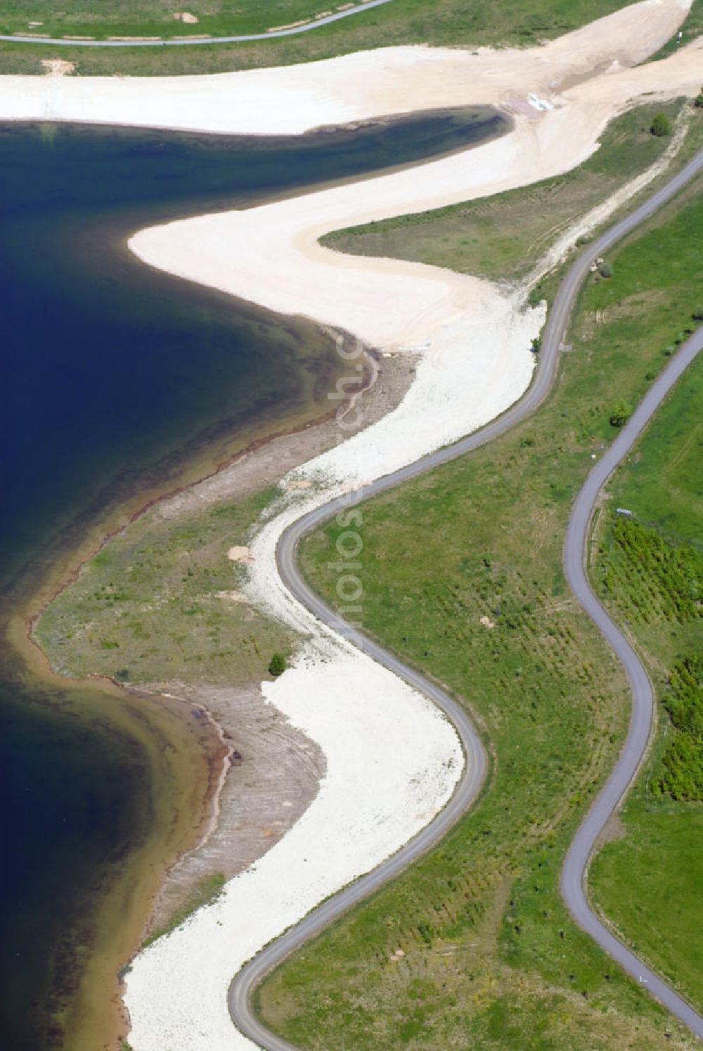 Aerial photograph BRODAU - Der Werbeliner See ist ein Tagebau-Restsee südwestlich von Delitzsch und nördlich von Leipzig in Sachsen. Er ist aus dem ehemaligen Tagebau Delitzsch-Südwest hervorgegangen.