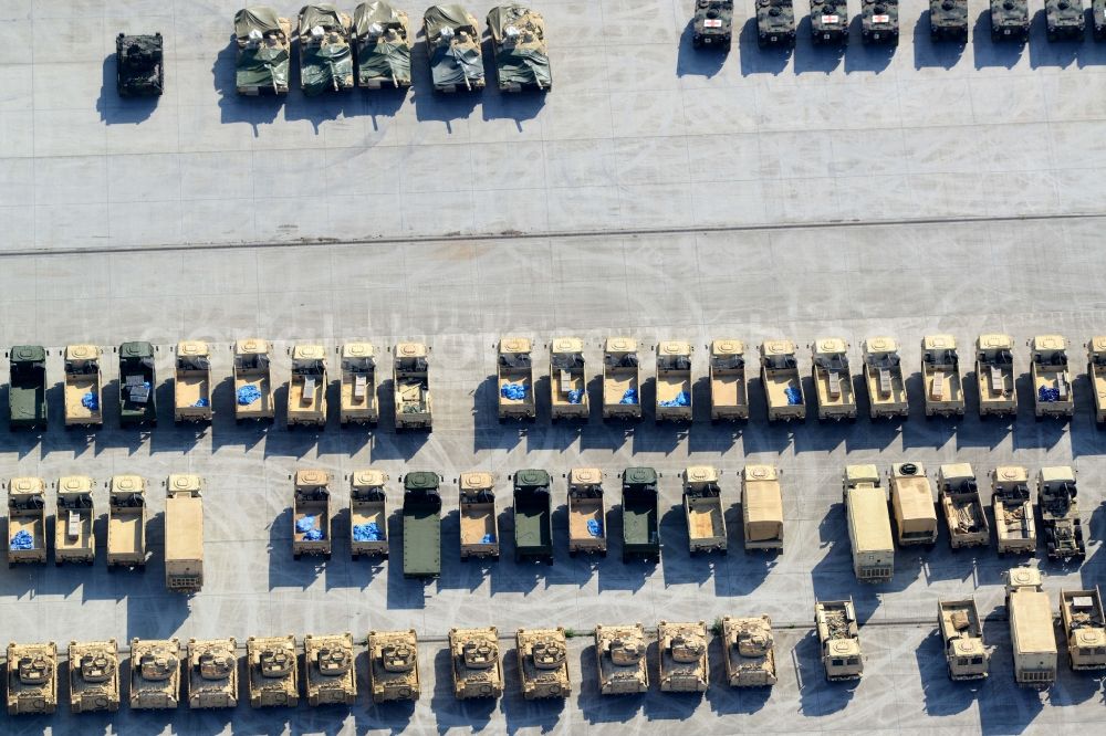 Mannheim from the bird's eye view: Deployment and deployment of tanks and military technology of the US armed forces on the grounds of the former US military airfield - aerodrome Coleman in Mannheim in Baden-Wuerttemberg