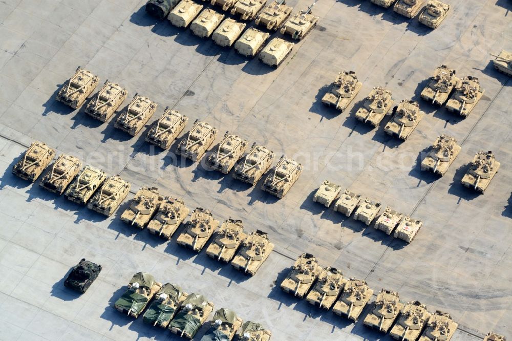 Mannheim from above - Deployment and deployment of tanks and military technology of the US armed forces on the grounds of the former US military airfield - aerodrome Coleman in Mannheim in Baden-Wuerttemberg