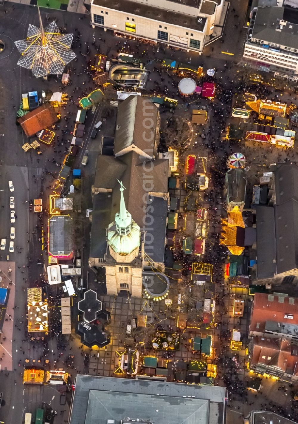 Dortmund from the bird's eye view: Christmas market on the Hansaplatz in Dortmund in North Rhine-Westphalia