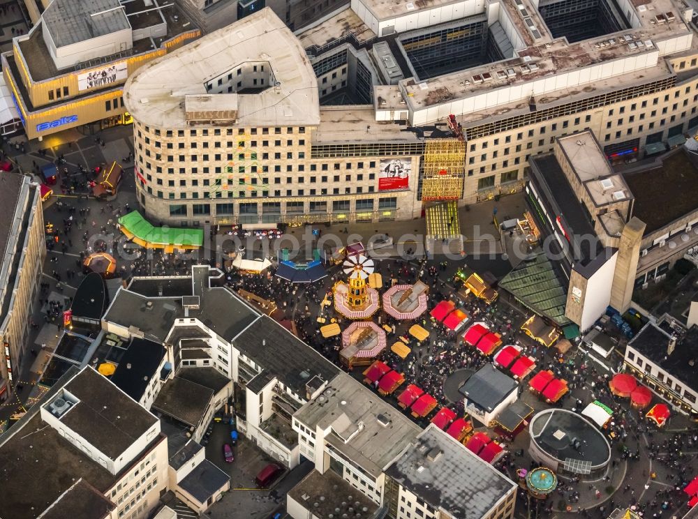 Aerial photograph Bochum - Christmas market on the Husemann place in Bochum in North Rhine-Westphalia