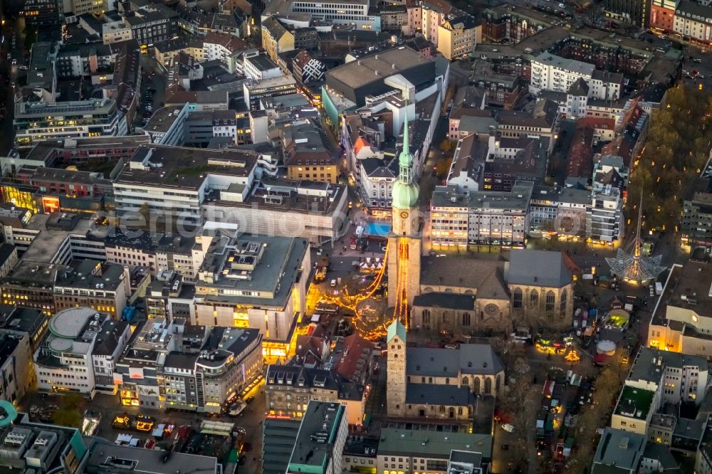 Aerial image Dortmund - Christmas Market at the Church of St. Reinoldi, also Reinoldikirche in downtown Dortmund in North Rhine-Westphalia