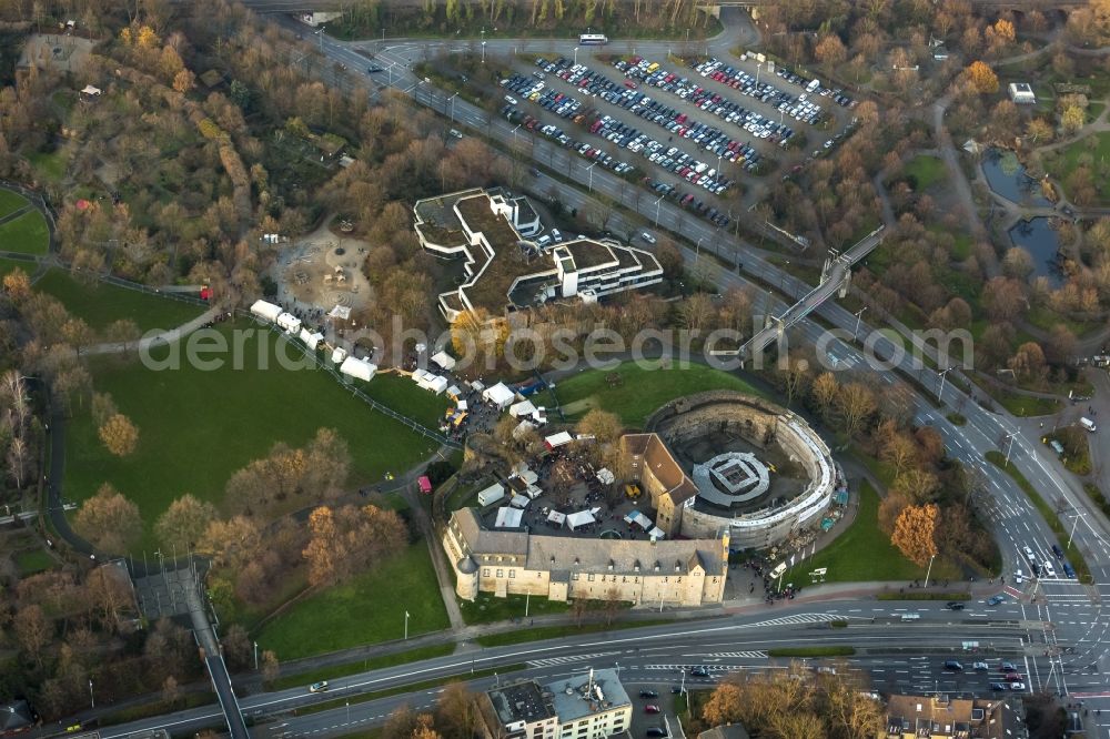 Mülheim an der Ruhr from the bird's eye view: Christmas market at Schloss Broich in Muelheim an der Ruhr in North Rhine-Westphalia