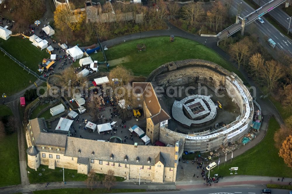 Aerial image Mülheim an der Ruhr - Christmas market at Schloss Broich in Muelheim an der Ruhr in North Rhine-Westphalia