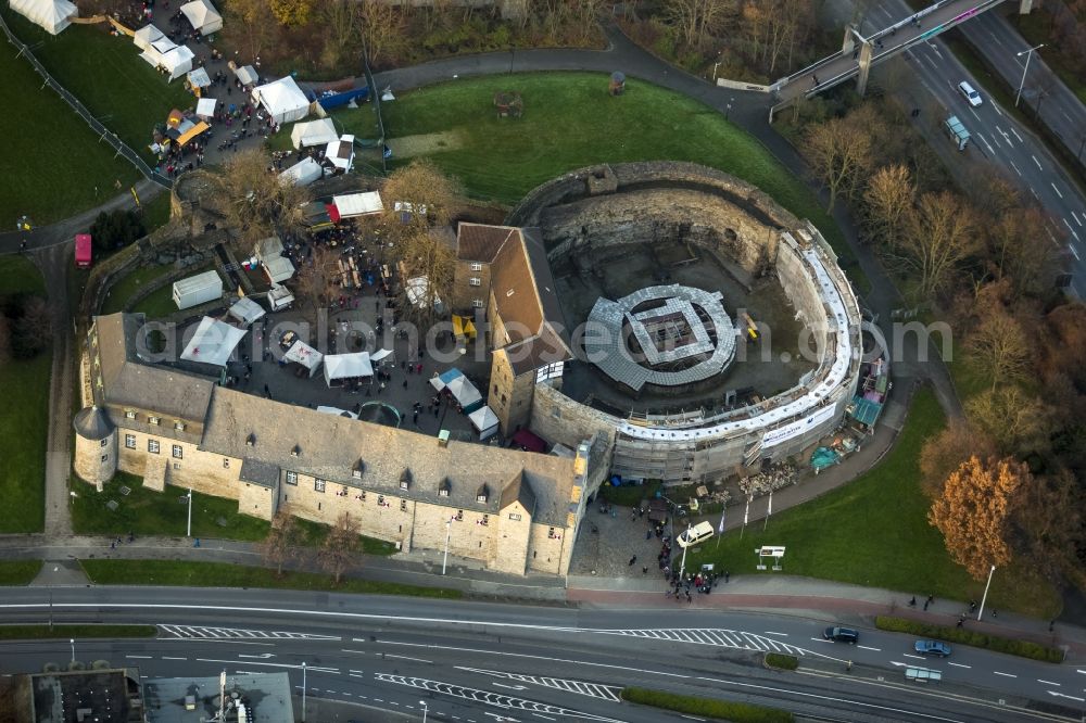 Aerial photograph Mülheim an der Ruhr - Christmas market at Schloss Broich in Muelheim an der Ruhr in North Rhine-Westphalia