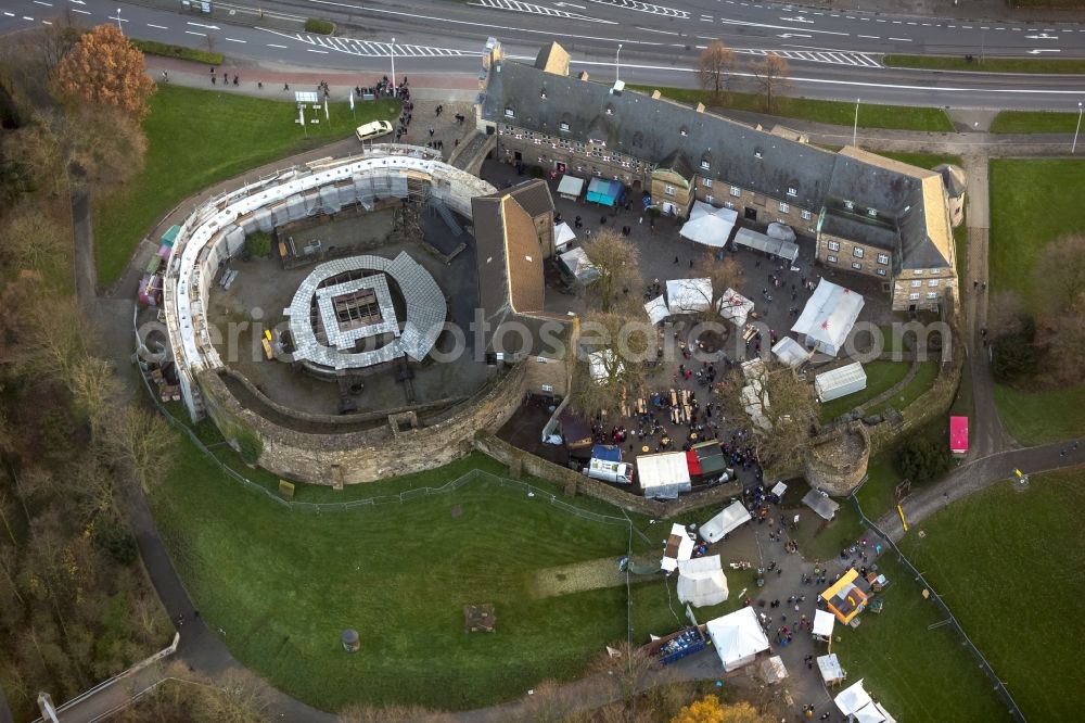 Mülheim an der Ruhr from above - Christmas market at Schloss Broich in Muelheim an der Ruhr in North Rhine-Westphalia