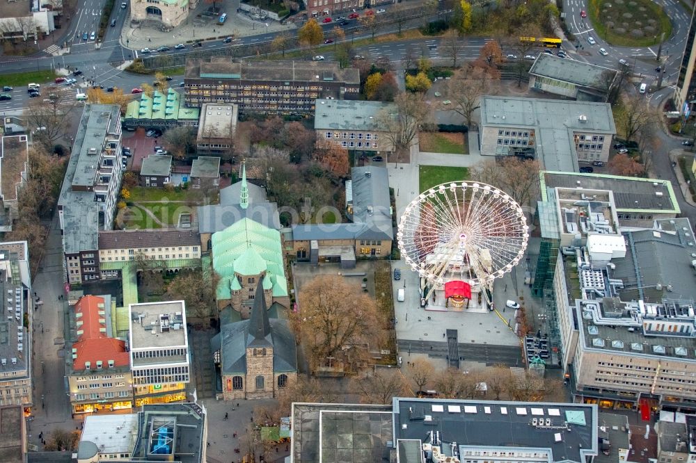 Aerial photograph Essen - Christmas - event site at the Burgplatz near the cathedral in Essen in the state North Rhine-Westphalia