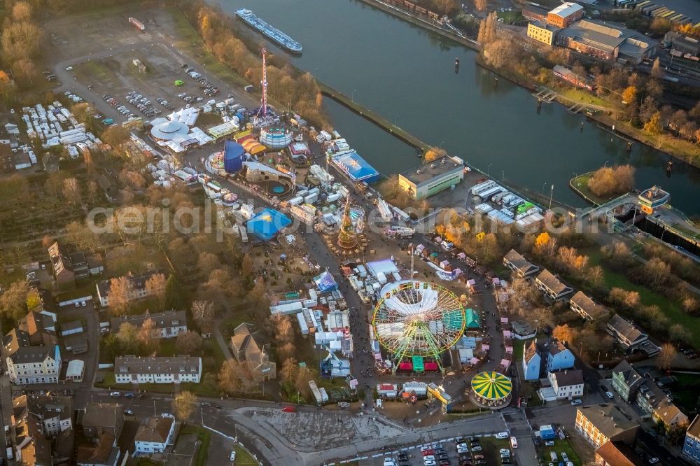 Aerial photograph Herne - Christmas market - event area in the district Wanne-Eickel in Herne in the state North Rhine-Westphalia, Germany