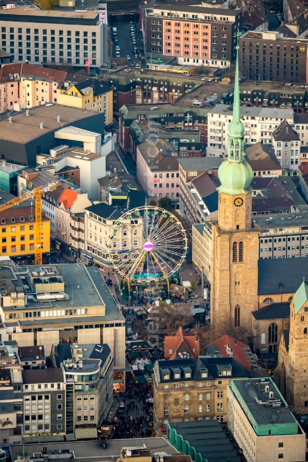 Aerial image Dortmund - Christmassy market event grounds and sale huts and booths Dortmunder Weihnachtsmarkt in Dortmund in the state North Rhine-Westphalia , Germany